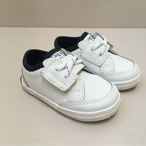 NEW WITHOUT TAGS SPERRY SNEAKERS IN WHITE LEATHER